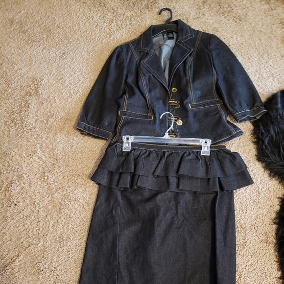 Bisou Bisou jean outfit - Picture 2 of 3